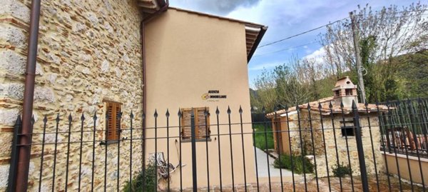 casa indipendente in vendita a Pietrasanta
