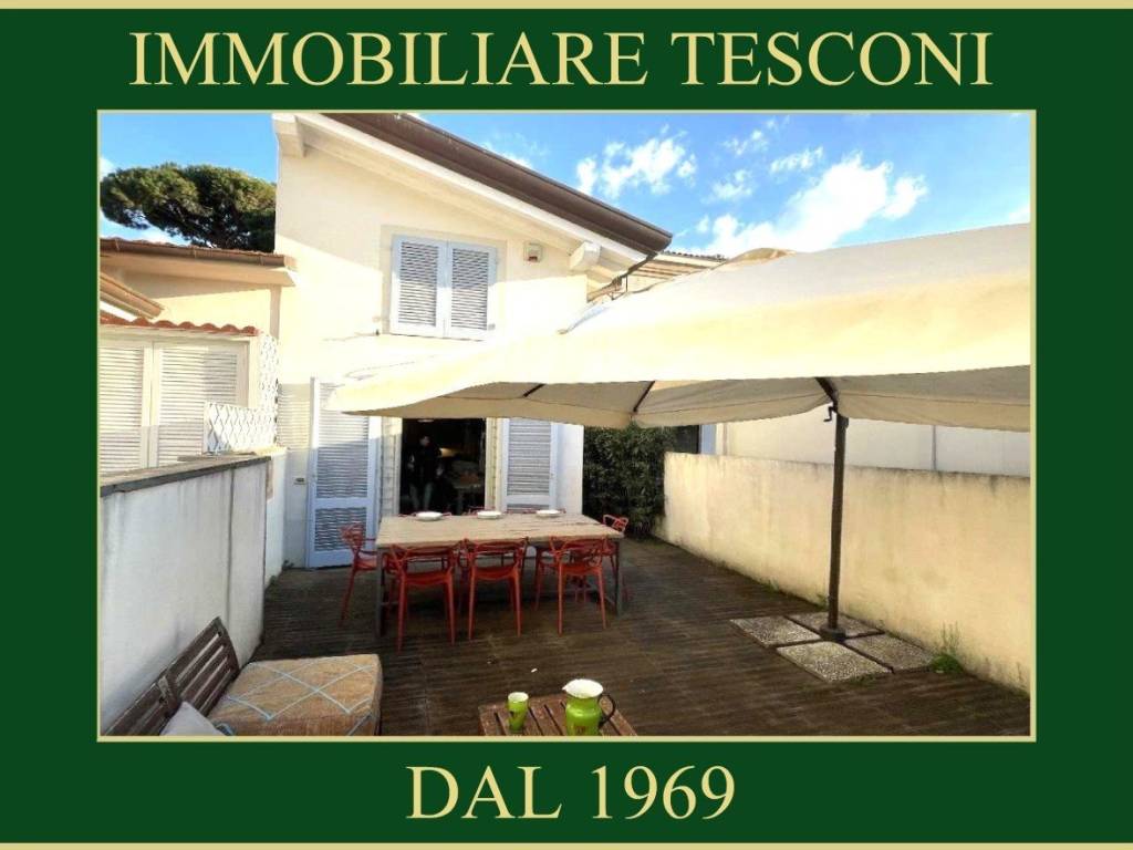 casa indipendente in vendita a Pietrasanta in zona Tonfano