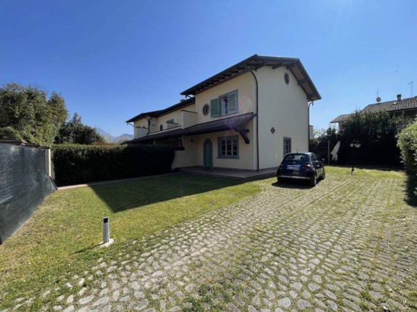 casa indipendente in vendita a Pietrasanta