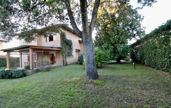 casa indipendente in vendita a Pietrasanta