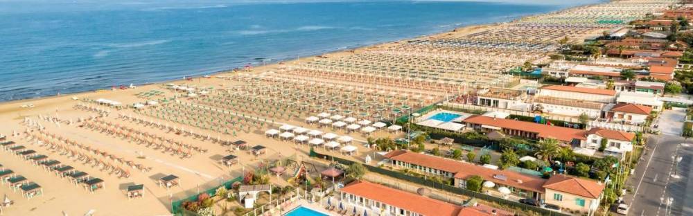 negozio in vendita a Pietrasanta in zona Marina di Pietrasanta