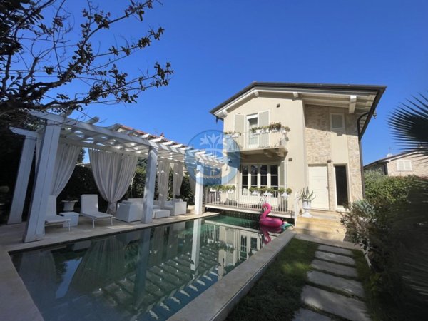 casa indipendente in vendita a Pietrasanta