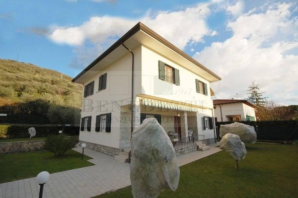 casa indipendente in vendita a Pietrasanta