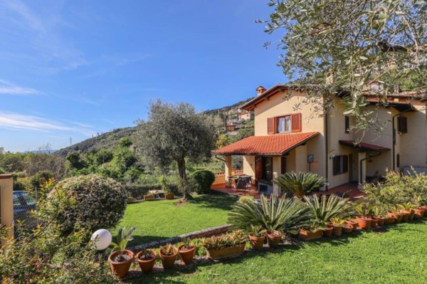 casa indipendente in vendita a Pietrasanta