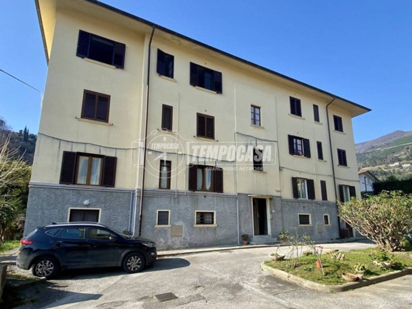 appartamento in vendita a Pietrasanta in zona Strettoia