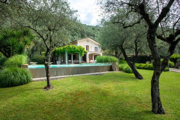 casa indipendente in vendita a Pietrasanta