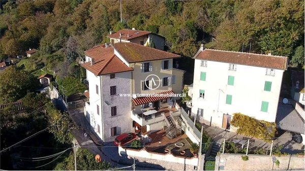 casa indipendente in vendita a Pietrasanta in zona Capezzano Monte
