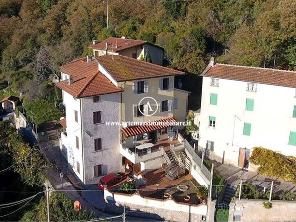 casa indipendente in vendita a Pietrasanta in zona Capezzano Monte