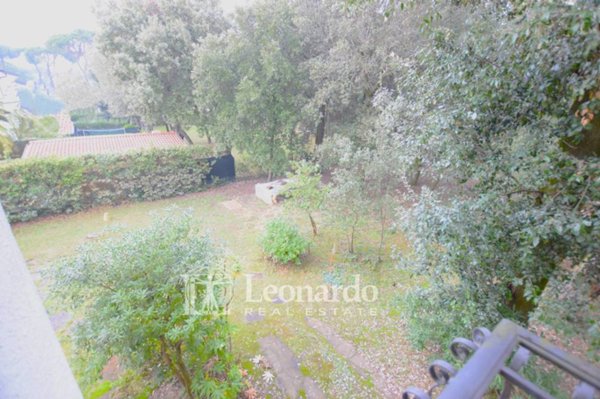 casa indipendente in vendita a Pietrasanta in zona Vignone