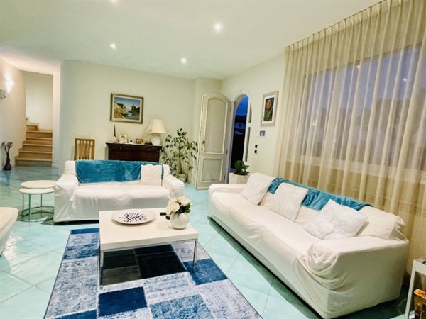 casa indipendente in vendita a Pietrasanta in zona Vignone