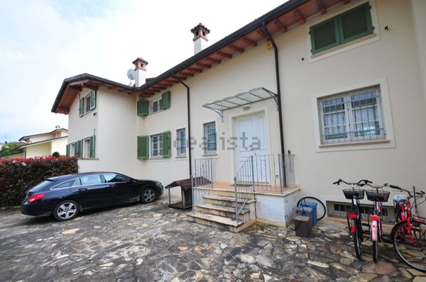 casa indipendente in vendita a Pietrasanta