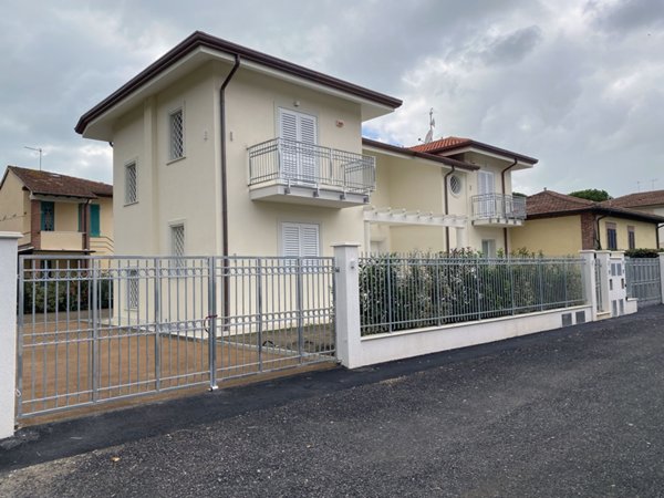 casa indipendente in vendita a Pietrasanta