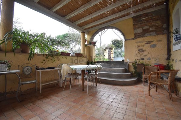 casa indipendente in vendita a Pietrasanta in zona Crociale