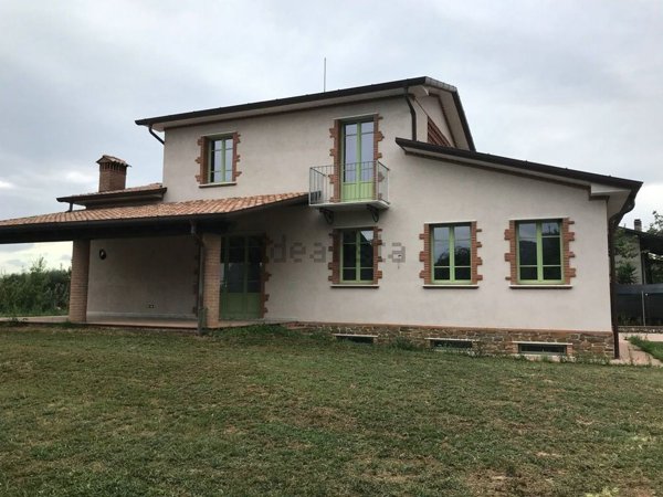 casa indipendente in vendita a Pietrasanta in zona Strettoia