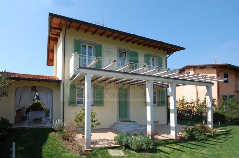 casa indipendente in vendita a Pietrasanta