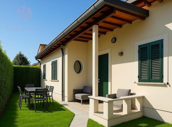 casa indipendente in vendita a Pietrasanta in zona Tonfano