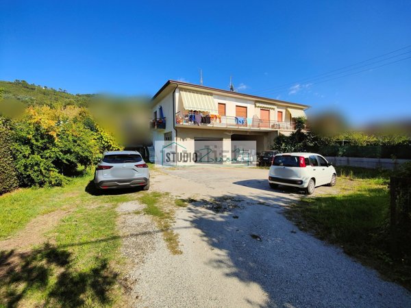 casa indipendente in vendita a Pietrasanta