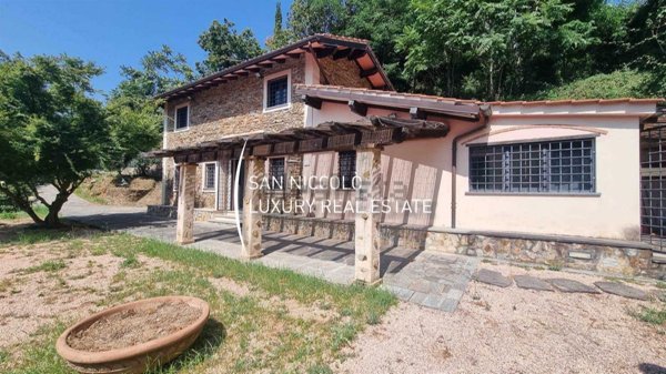 casa indipendente in vendita a Pietrasanta