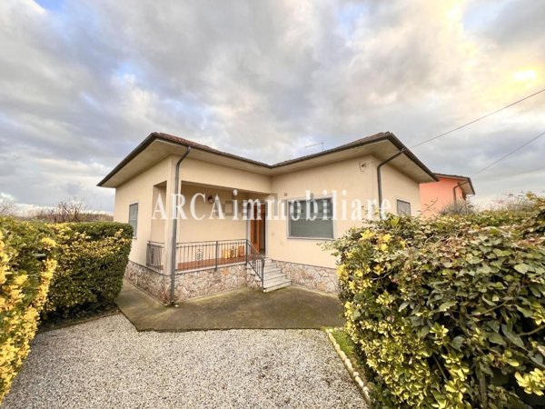 casa indipendente in vendita a Pietrasanta