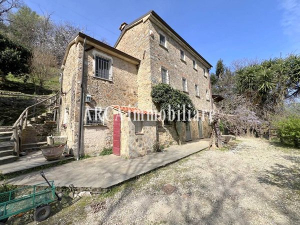 casa indipendente in vendita a Pietrasanta