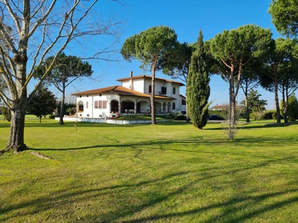 casa indipendente in vendita a Pietrasanta