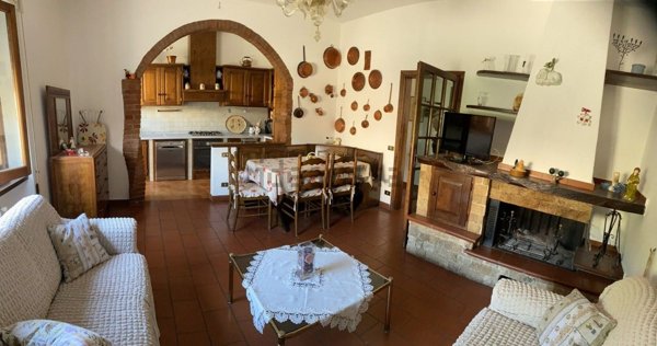 casa indipendente in vendita a Pietrasanta
