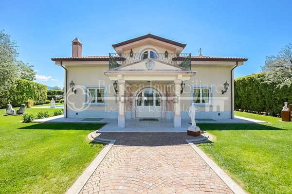 casa indipendente in vendita a Pietrasanta