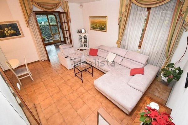 pentavano in vendita a Pietrasanta