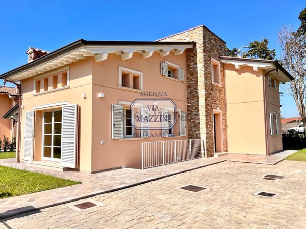 casa indipendente in vendita a Pietrasanta