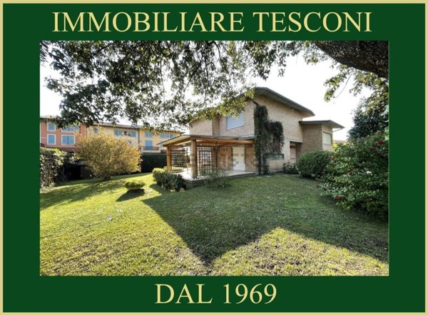 casa indipendente in vendita a Pietrasanta