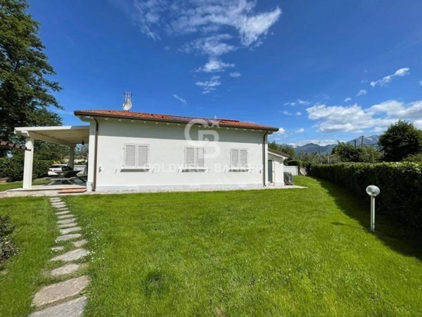 casa indipendente in vendita a Pietrasanta in zona Marina di Pietrasanta