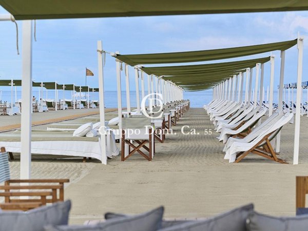 negozio in vendita a Pietrasanta in zona Tonfano