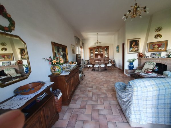 casa indipendente in vendita a Pietrasanta in zona Fiumetto
