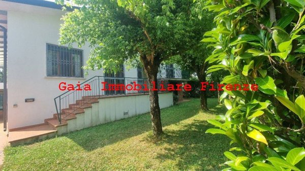 casa indipendente in vendita a Pietrasanta in zona Tonfano