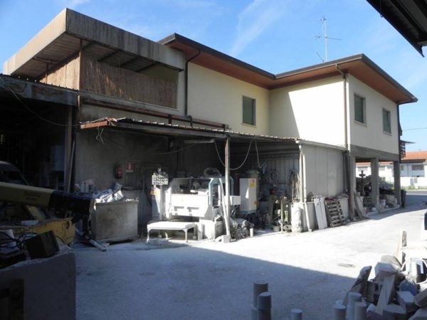 ufficio in vendita a Pietrasanta