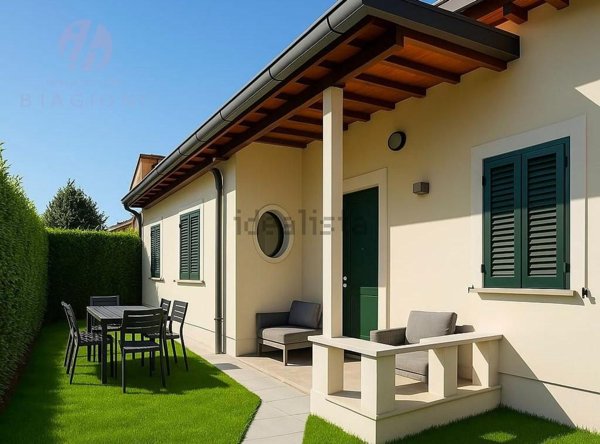 appartamento in vendita a Pietrasanta in zona Tonfano