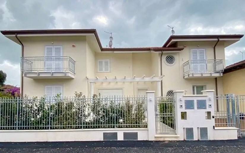 casa indipendente in vendita a Pietrasanta