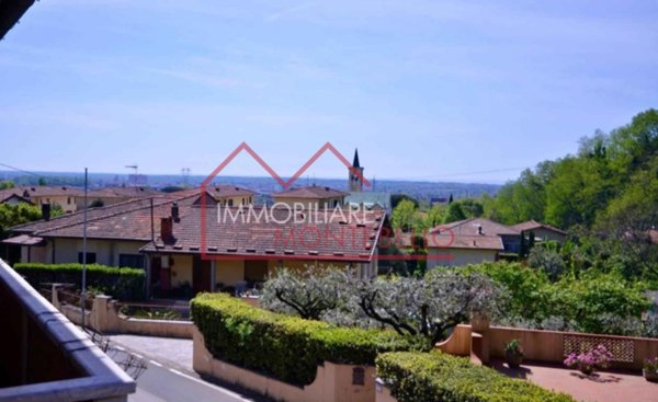 casa indipendente in vendita a Pietrasanta in zona Strettoia