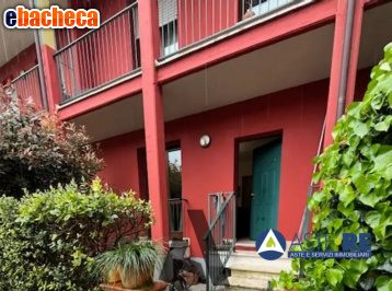 casa indipendente in vendita a Pietrasanta in zona Vallecchia