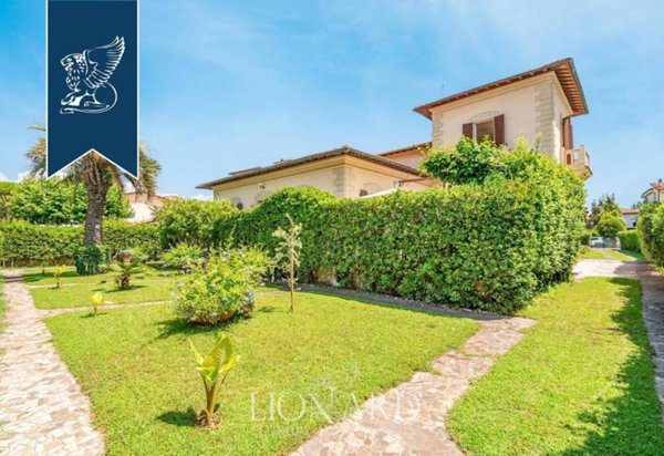 casa indipendente in vendita a Pietrasanta