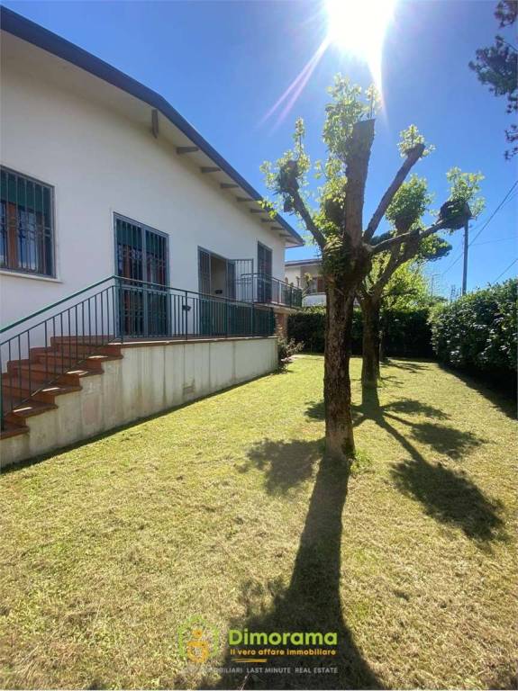 casa indipendente in vendita a Pietrasanta in zona Marina di Pietrasanta