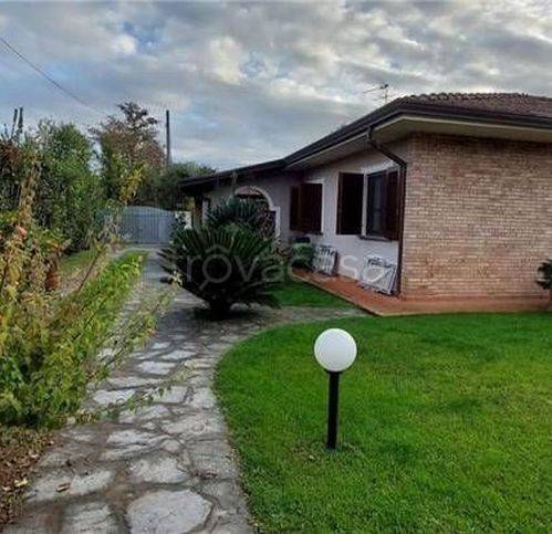 casa indipendente in vendita a Pietrasanta in zona Marina di Pietrasanta