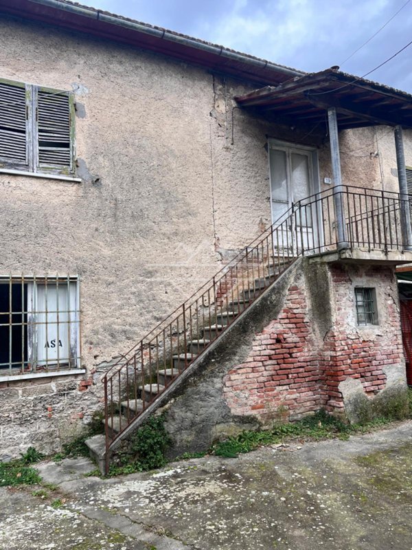 casa semindipendente in vendita a Pietrasanta in zona Strettoia