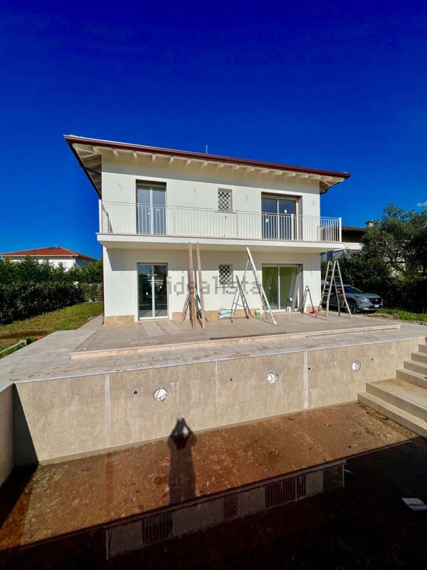casa indipendente in vendita a Pietrasanta