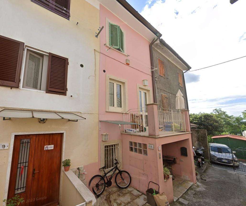 appartamento in vendita a Pietrasanta in zona Vallecchia