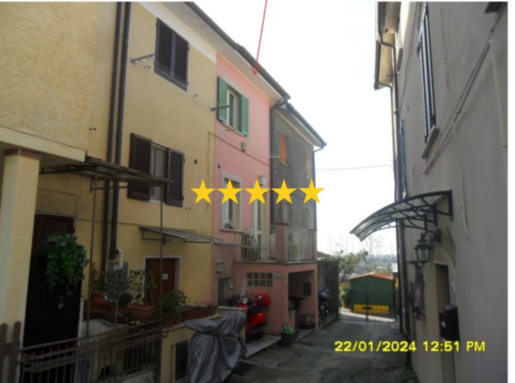 appartamento in vendita a Pietrasanta in zona Vallecchia