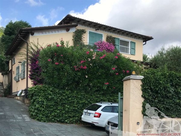 casa indipendente in vendita a Pietrasanta in zona Strettoia