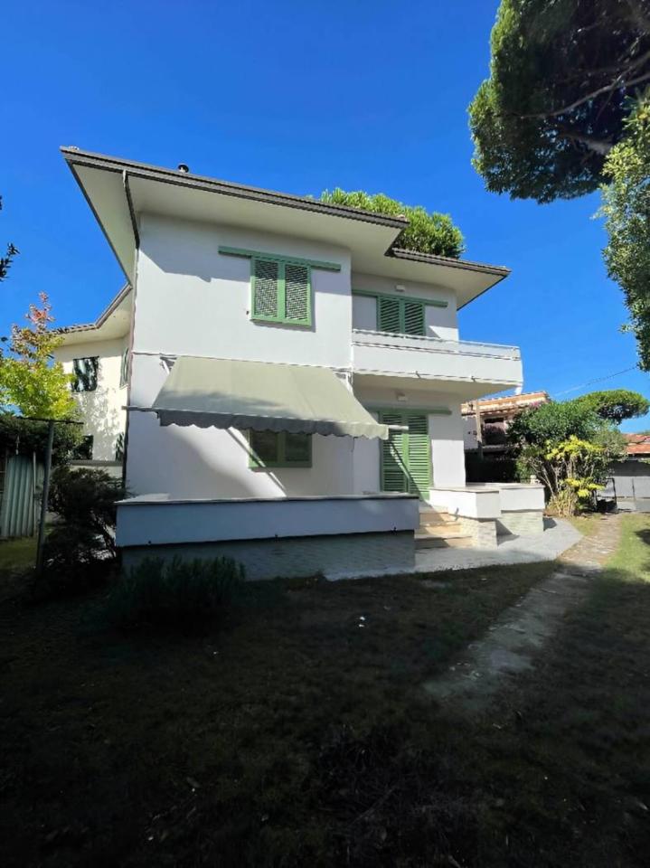 casa indipendente in vendita a Pietrasanta in zona Marina di Pietrasanta
