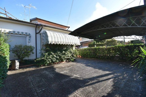 casa indipendente in vendita a Pietrasanta