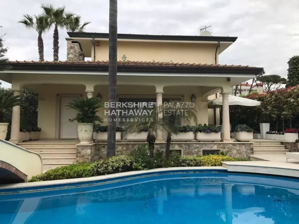 casa indipendente in vendita a Pietrasanta